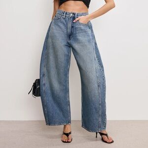 Good American Extreme Barrel Jeans in Indigo